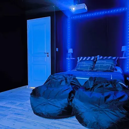 Le Cinema Dans Le Verdon Classe 3 Etoiles דירה רייה